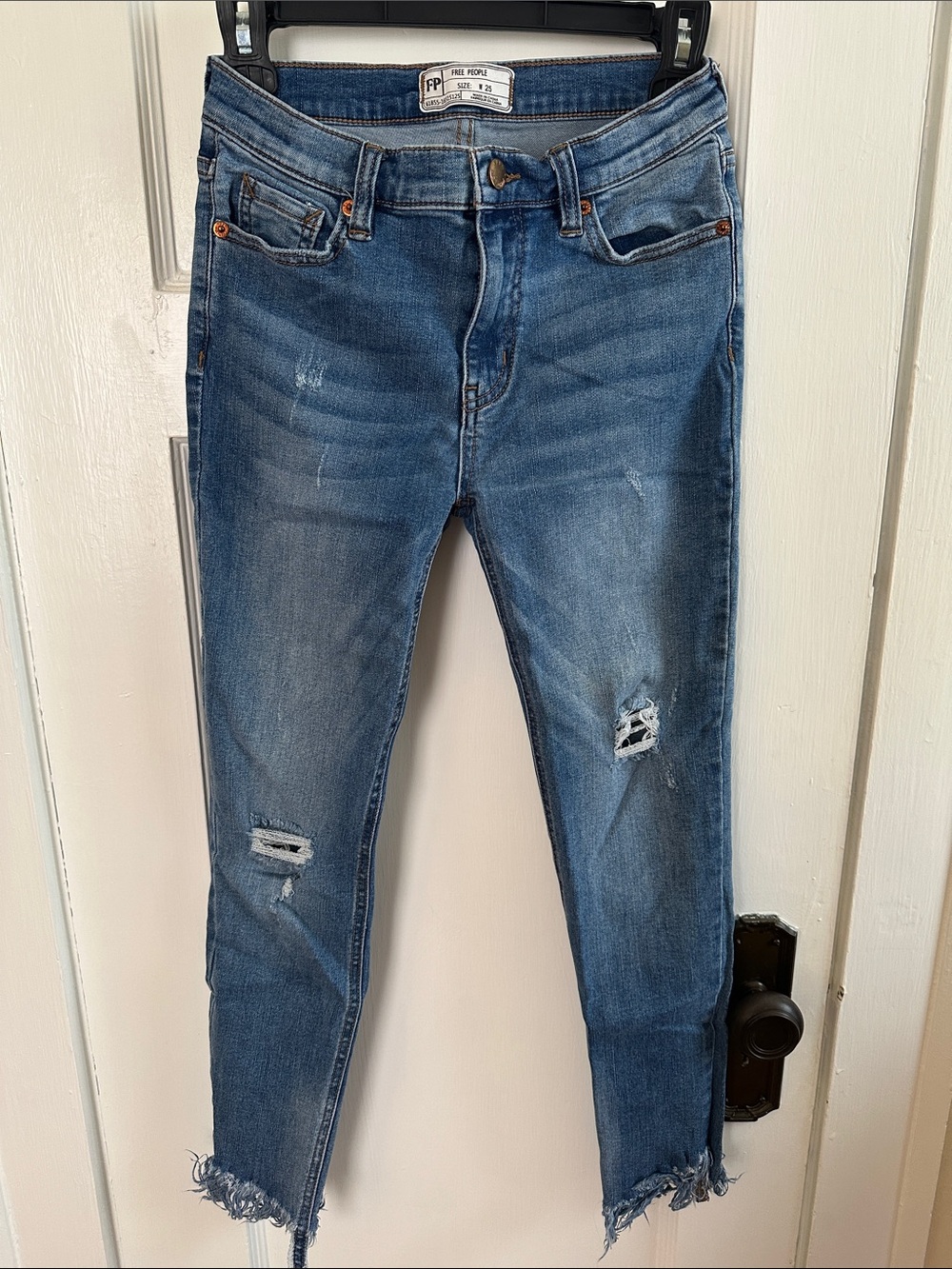 Free People Distressed Cropped Blue Skinny Jeans